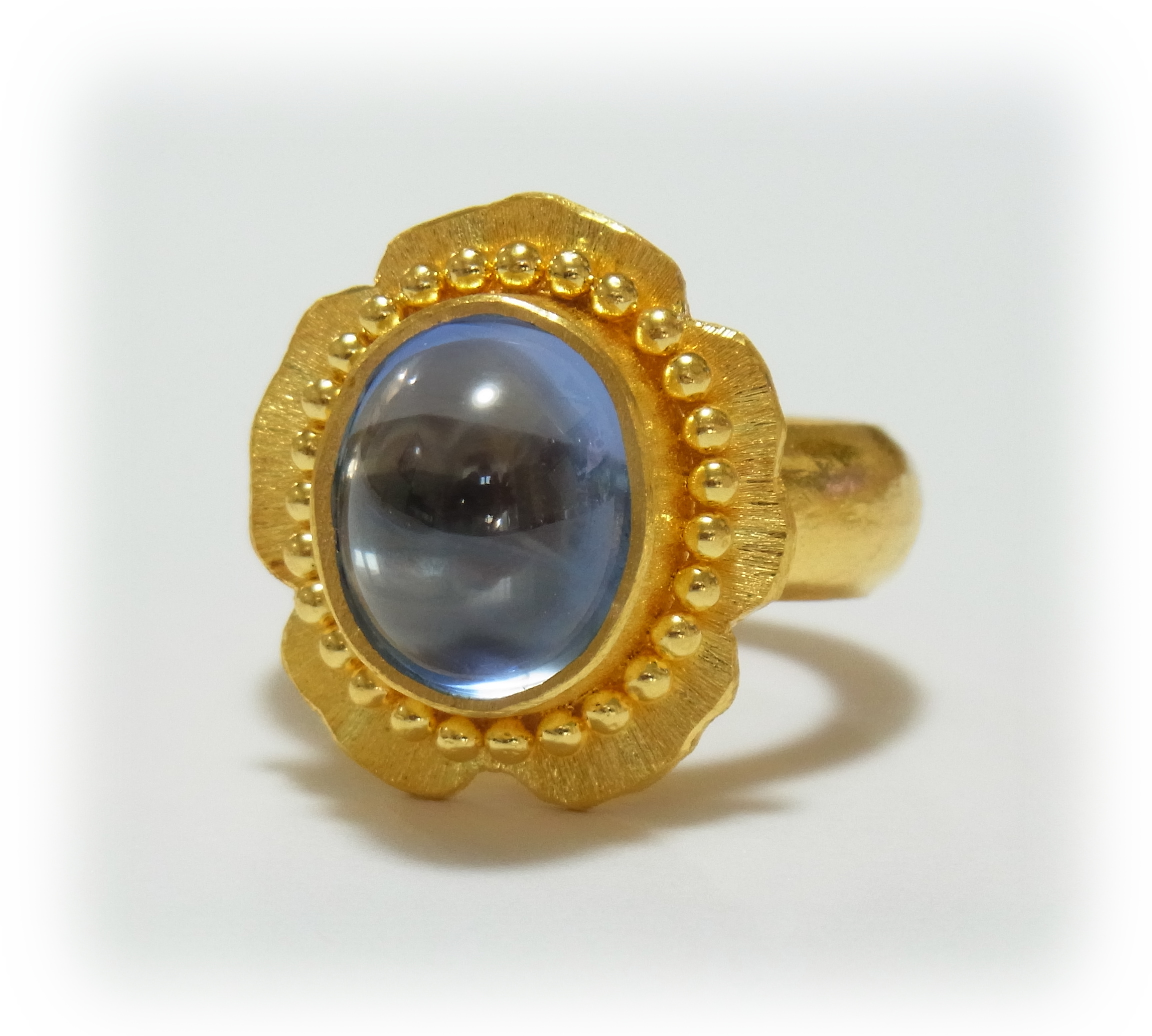 blue sapphire ring with granulation (seen from top)