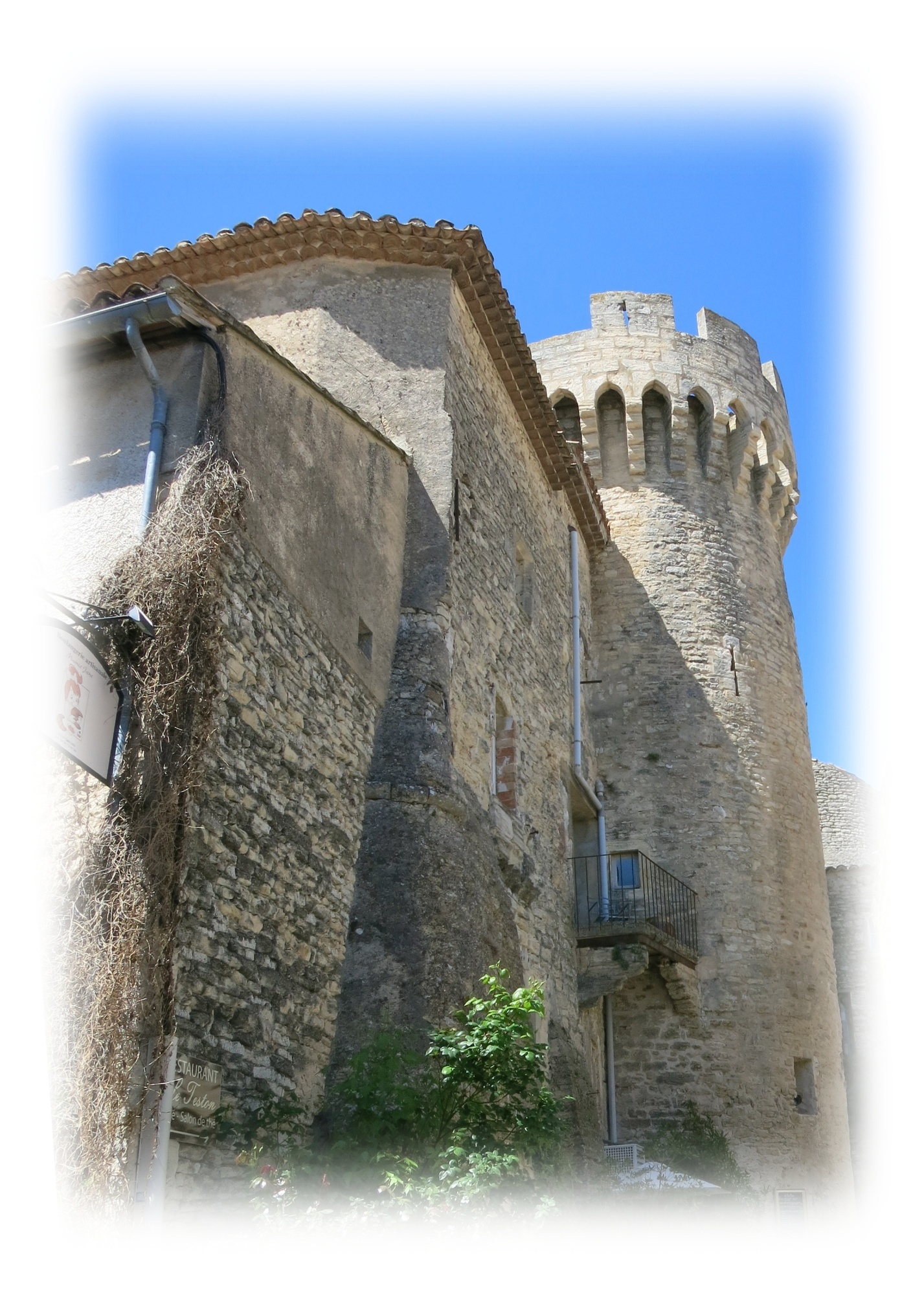 Château of Gordes in blue sky