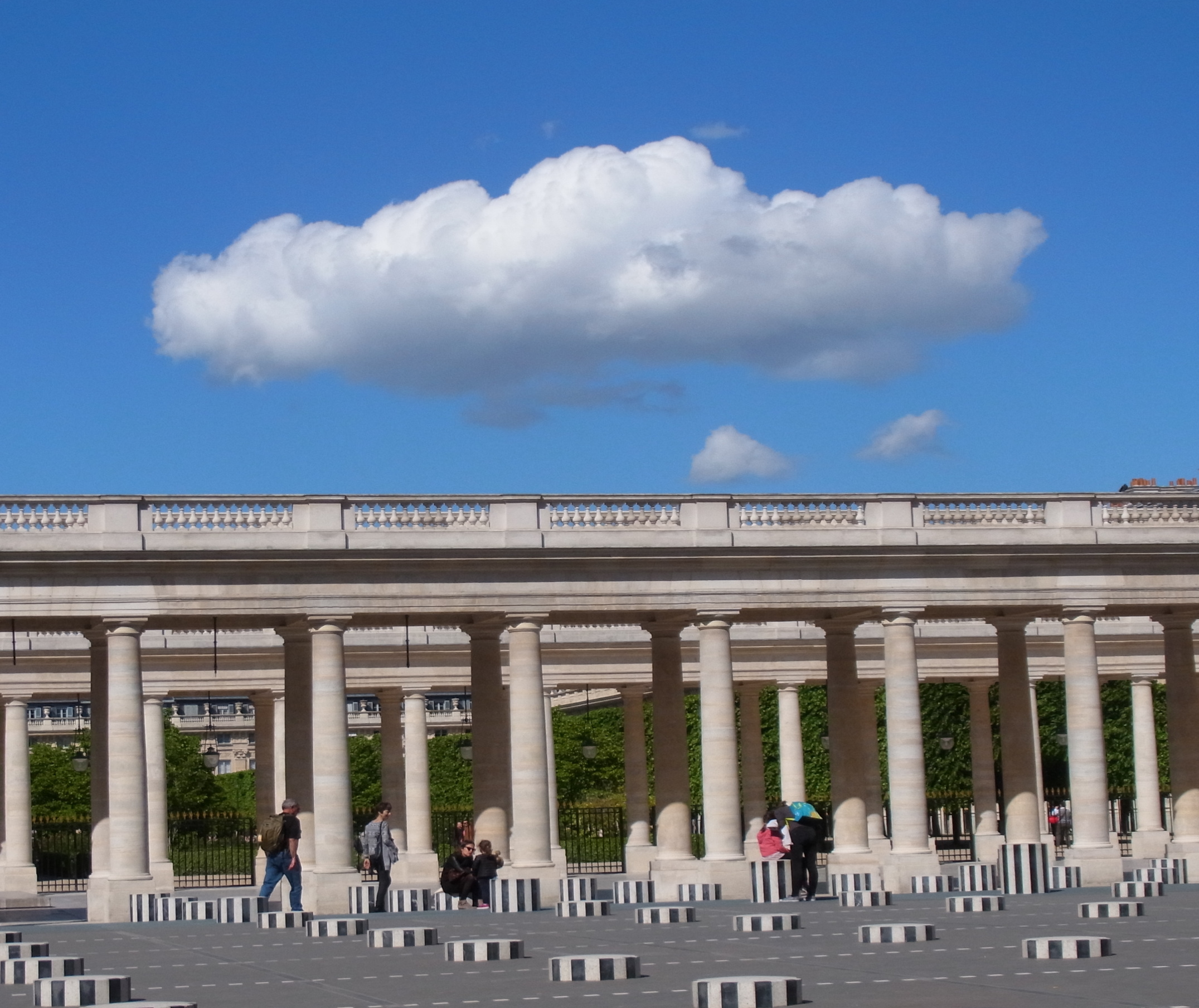 Les colonnes de BUREN au Jardin du Palais royal
