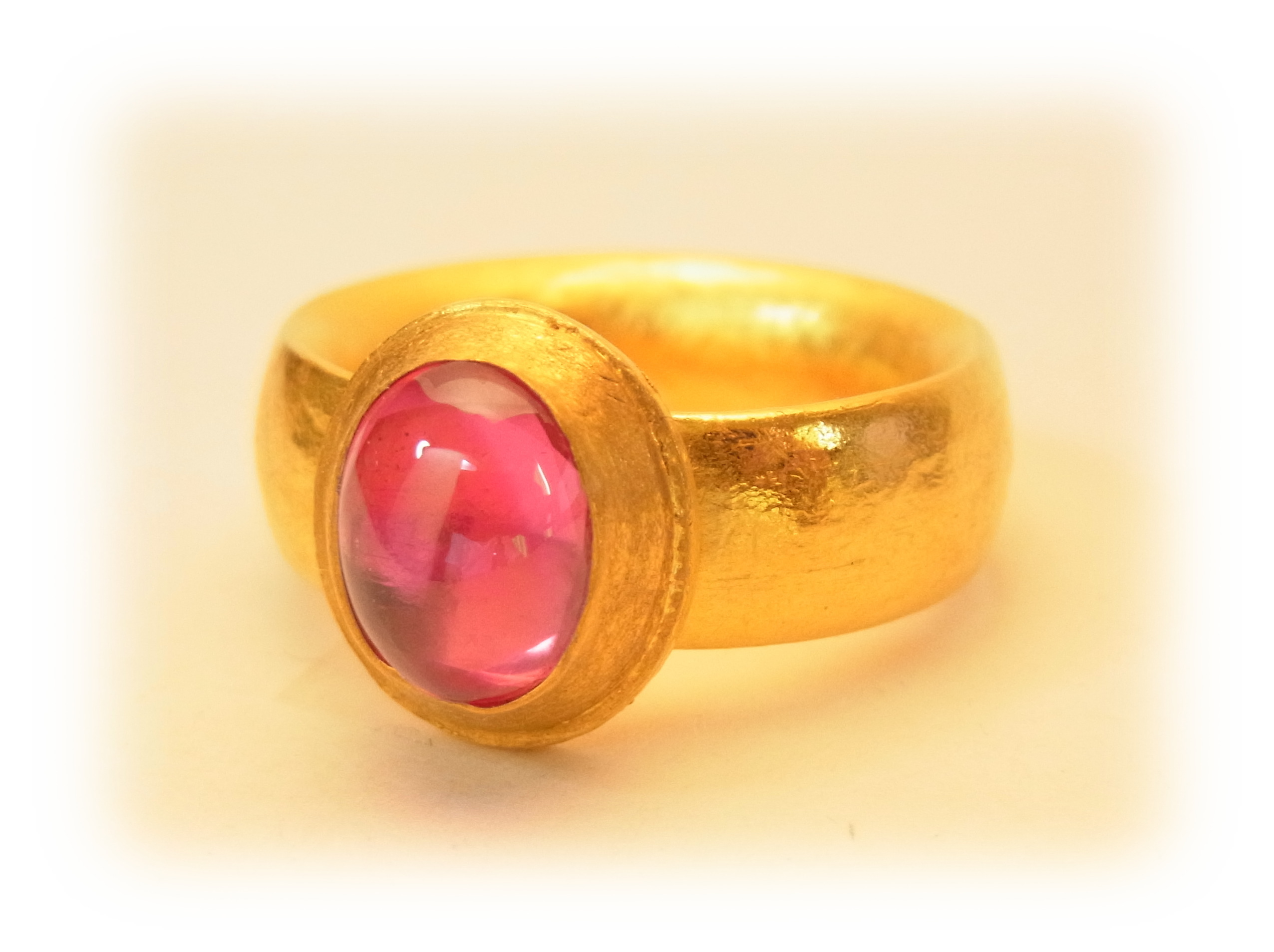 The red of pink sapphire is the color of the sunset.