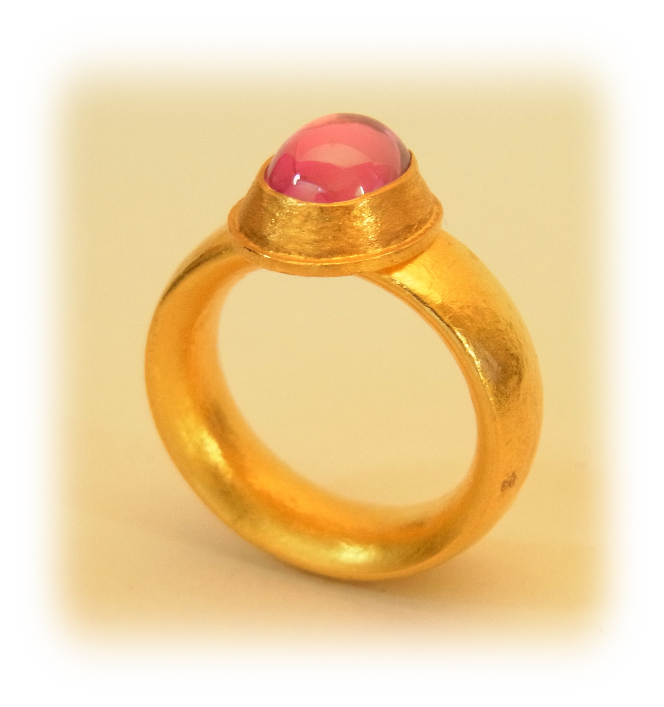 Pink Sapphire Cabochon Gold Ring