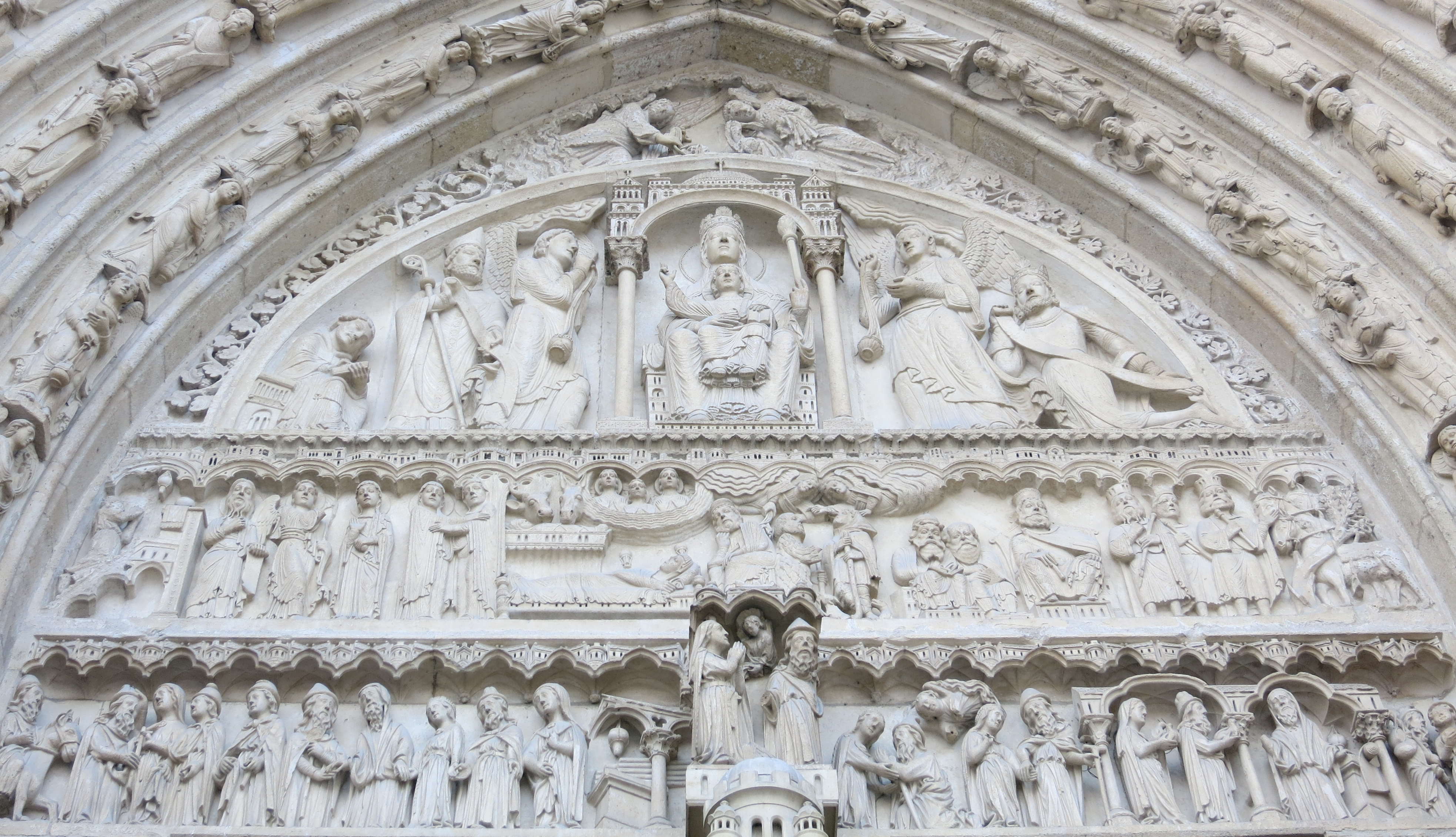 Le tympan du portail de Sainte-Anne:ノートルダム大聖堂（パリ）：聖母マリア様の母である聖アンナ様のファサード